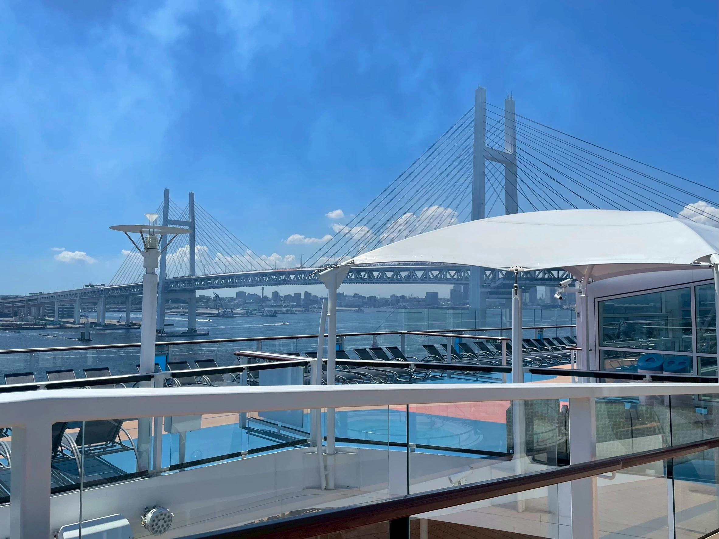 デッキ（現地にて撮影）