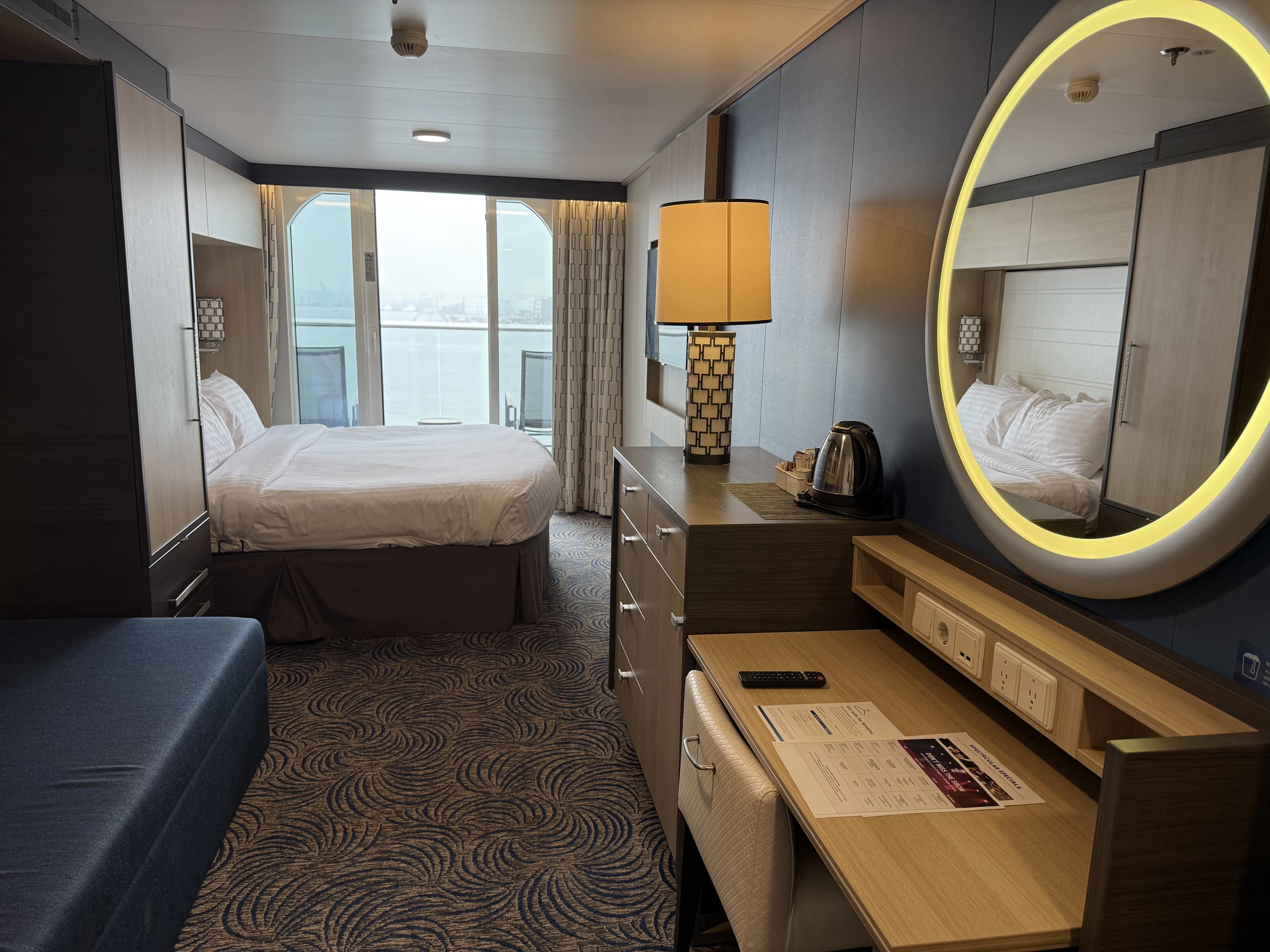 客室①（現地にて撮影）