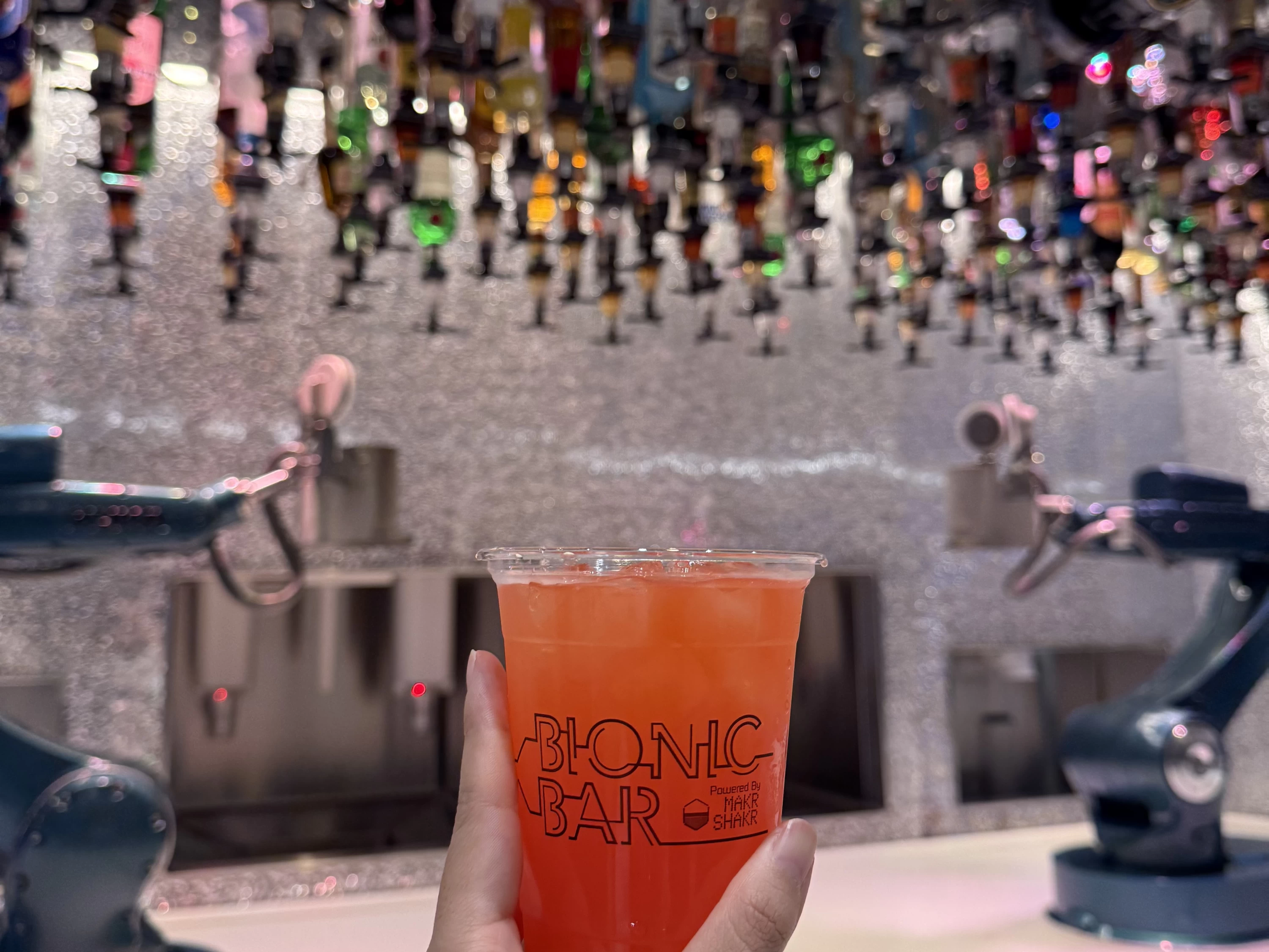 バイオニックバー（現地にて撮影）