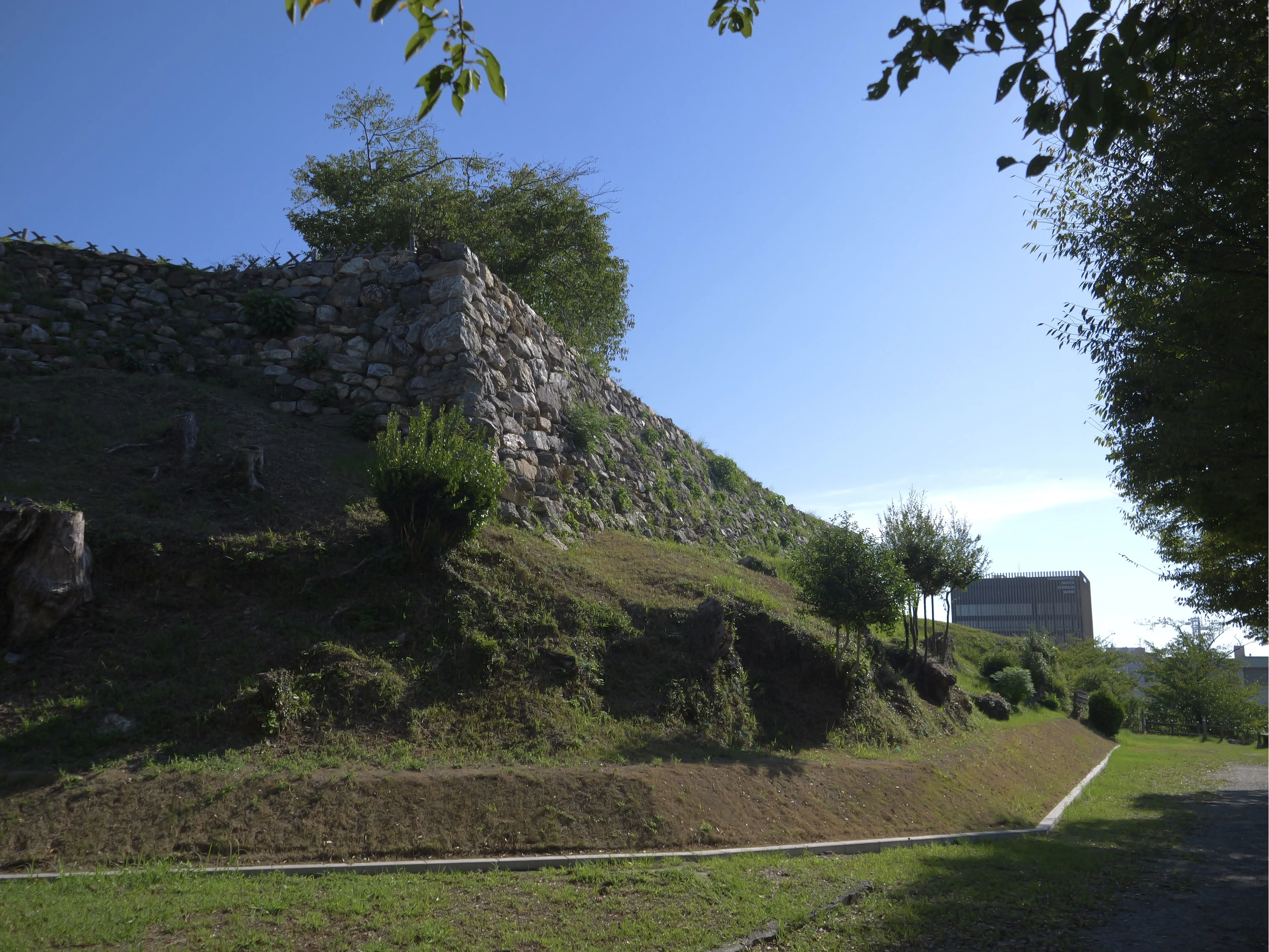 天守曲輪の石垣 南側（現地にて撮影）