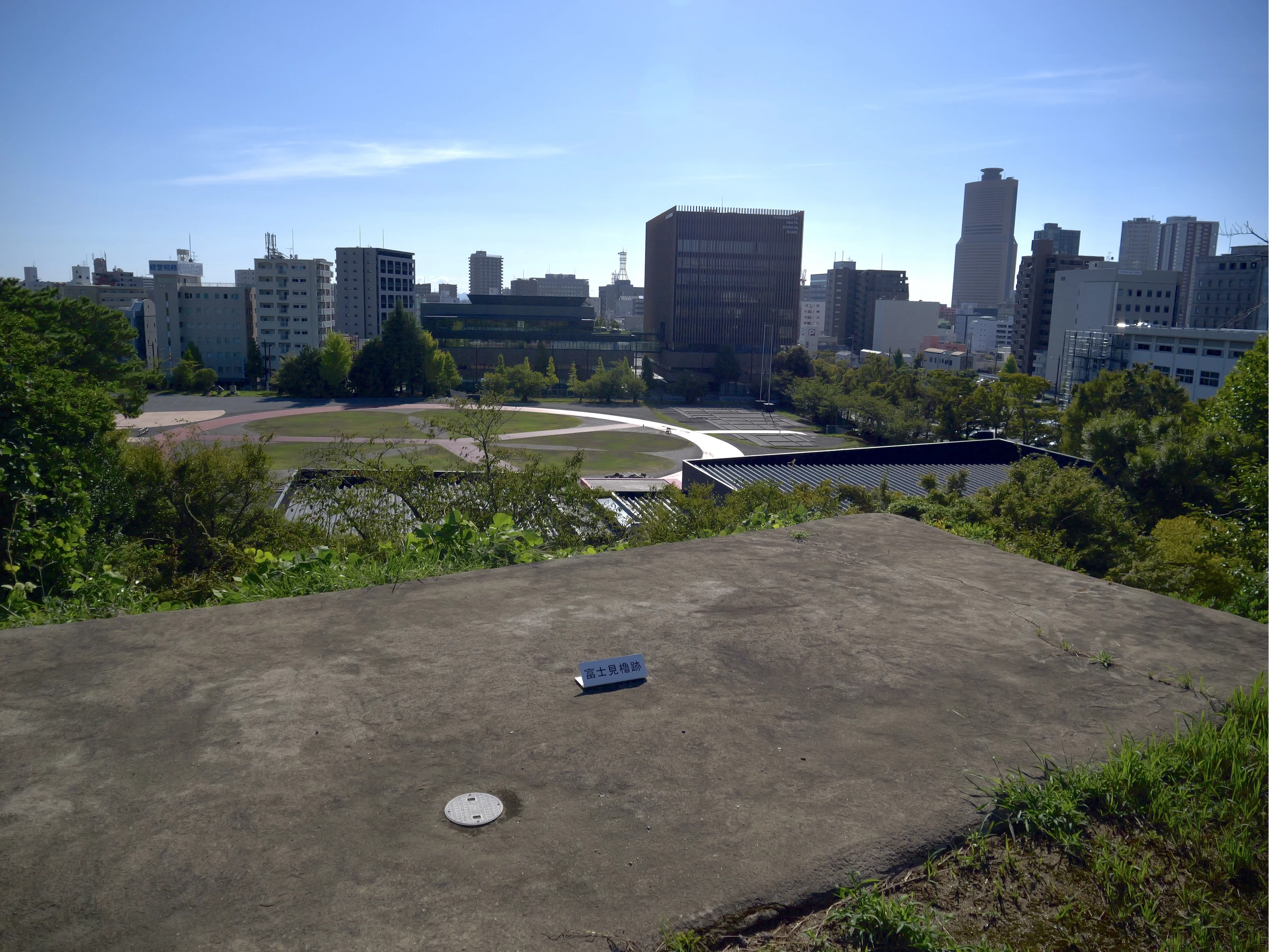 「富士見櫓跡」から望む二之丸（現地にて撮影）