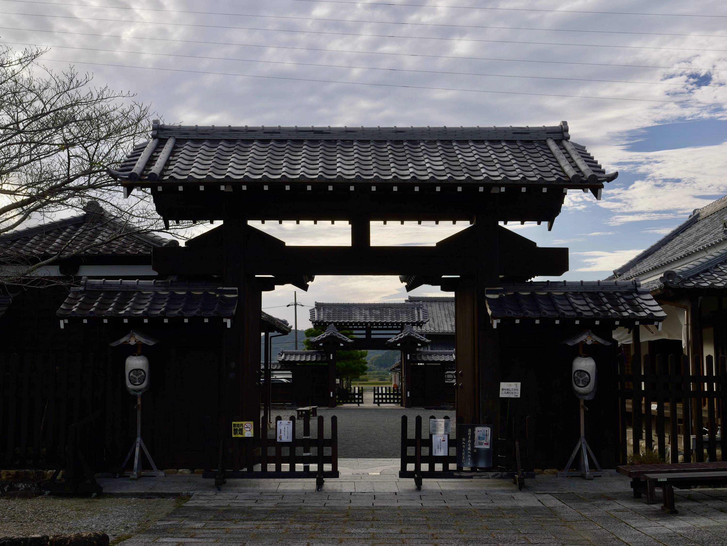 冠木門（現地にて撮影）