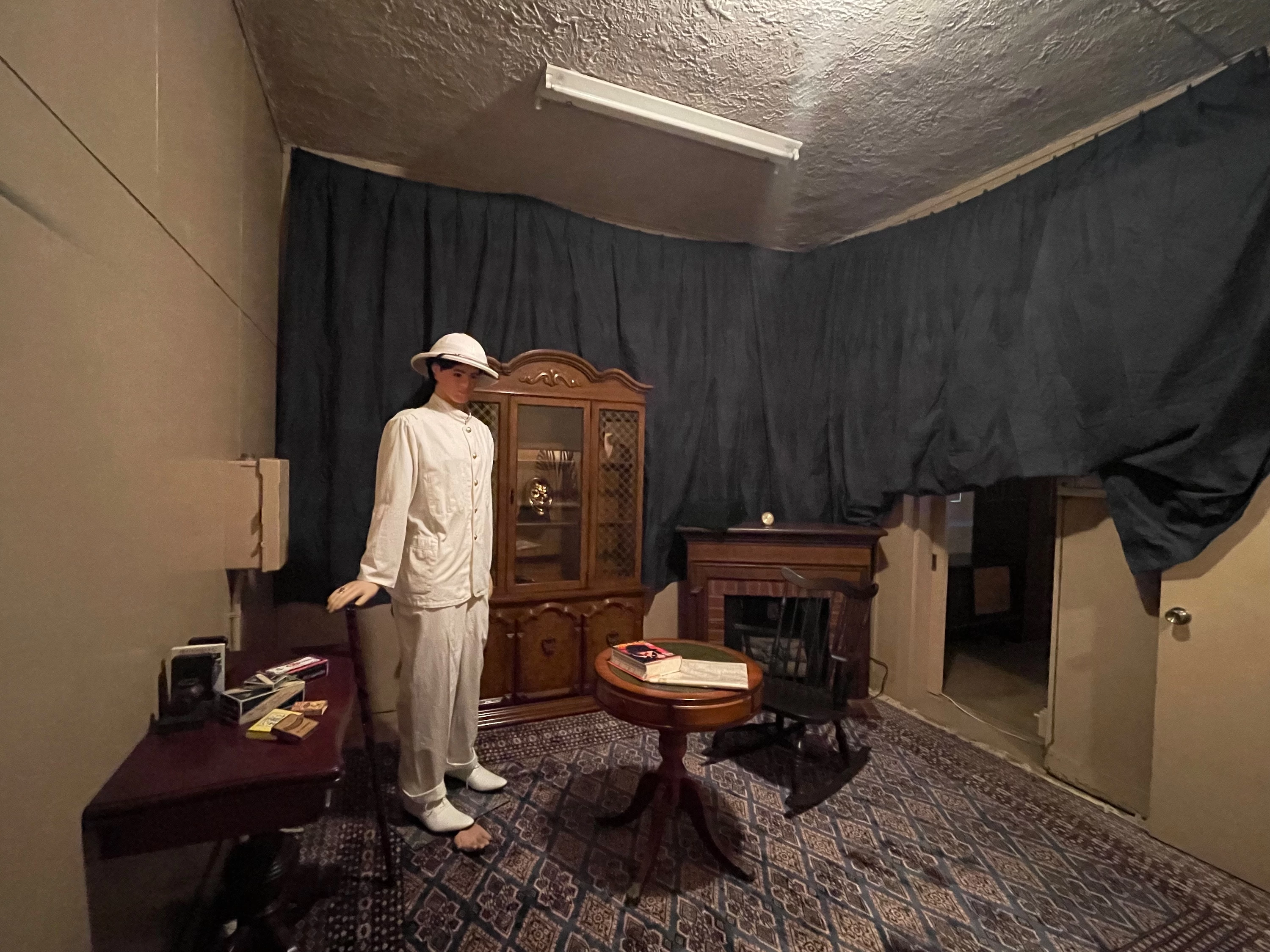 明智小五郎の衣装や愛用品も再現！