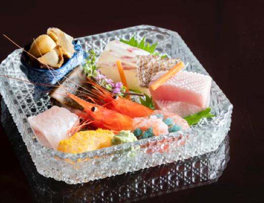 魚津港で仕入れた新鮮な食材