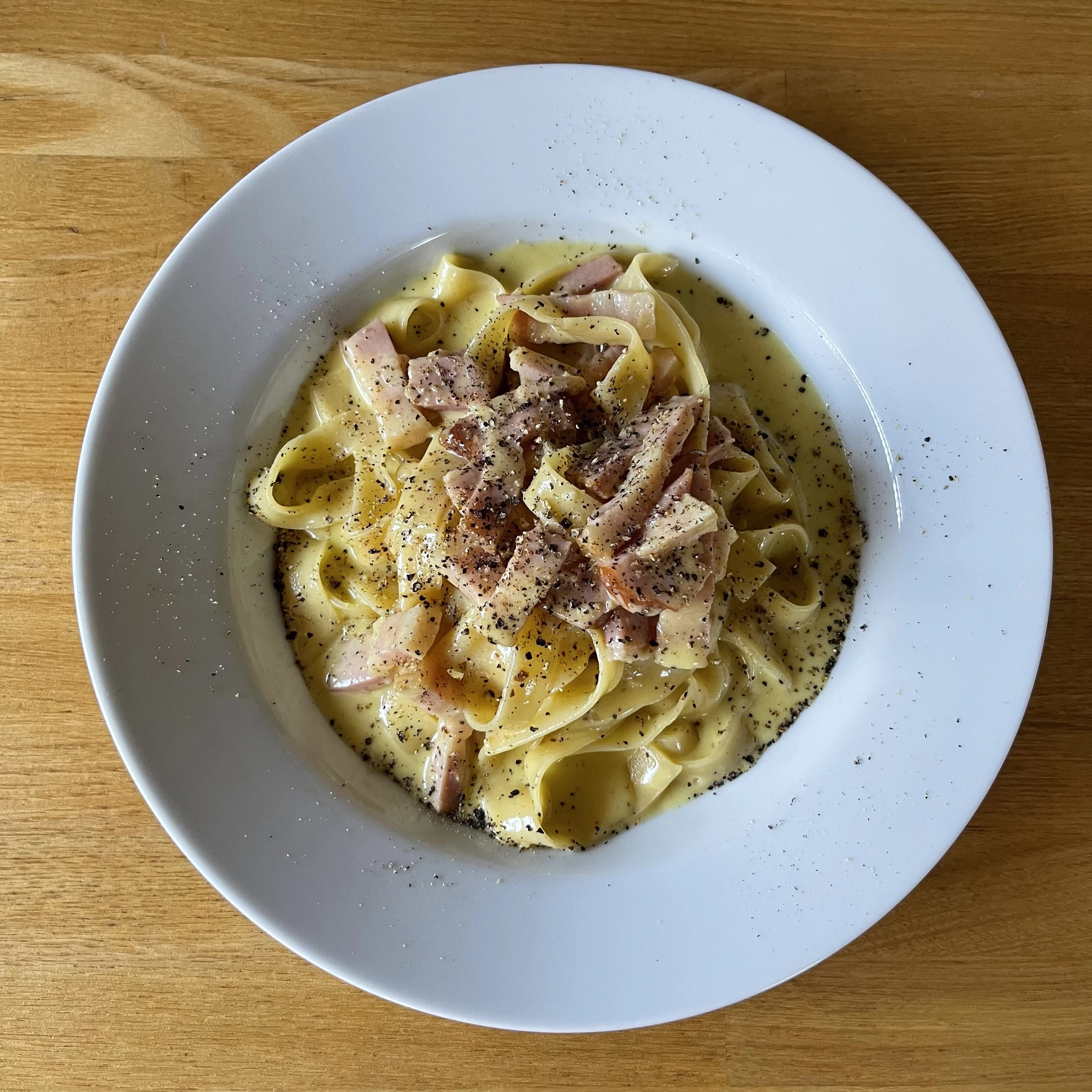 自家製の手打ちパスタ