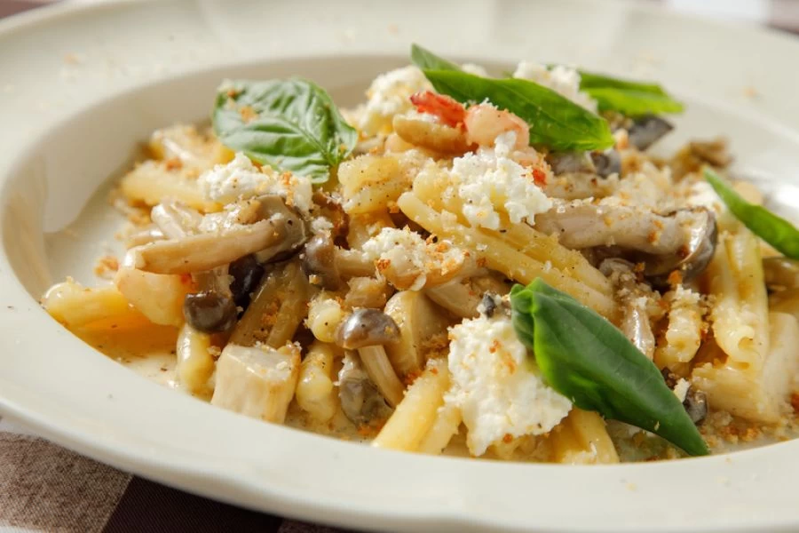 海老と木の子と自家製リコッタチーズのカサレッチェ