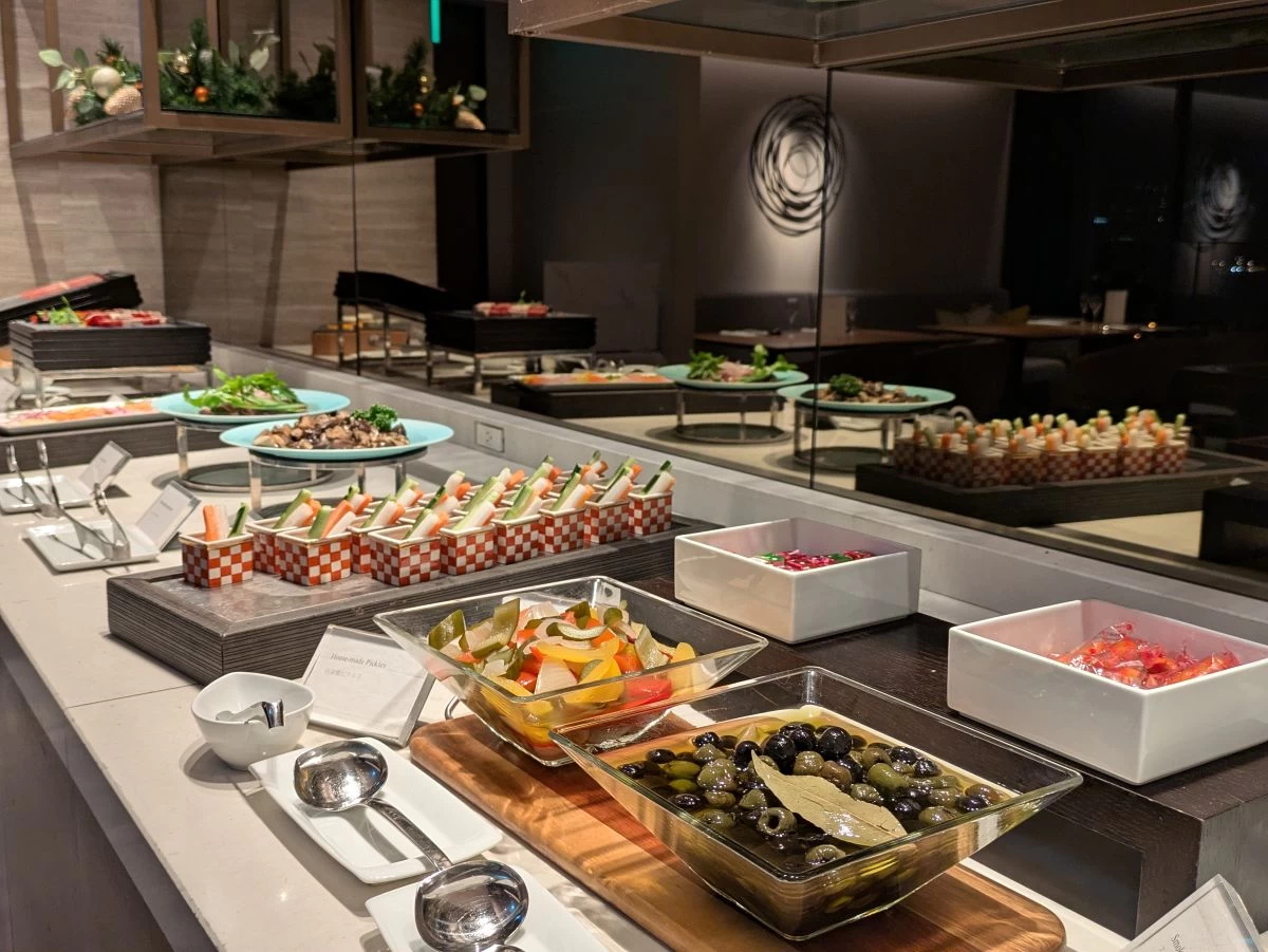 フードサービス（現地にて撮影）