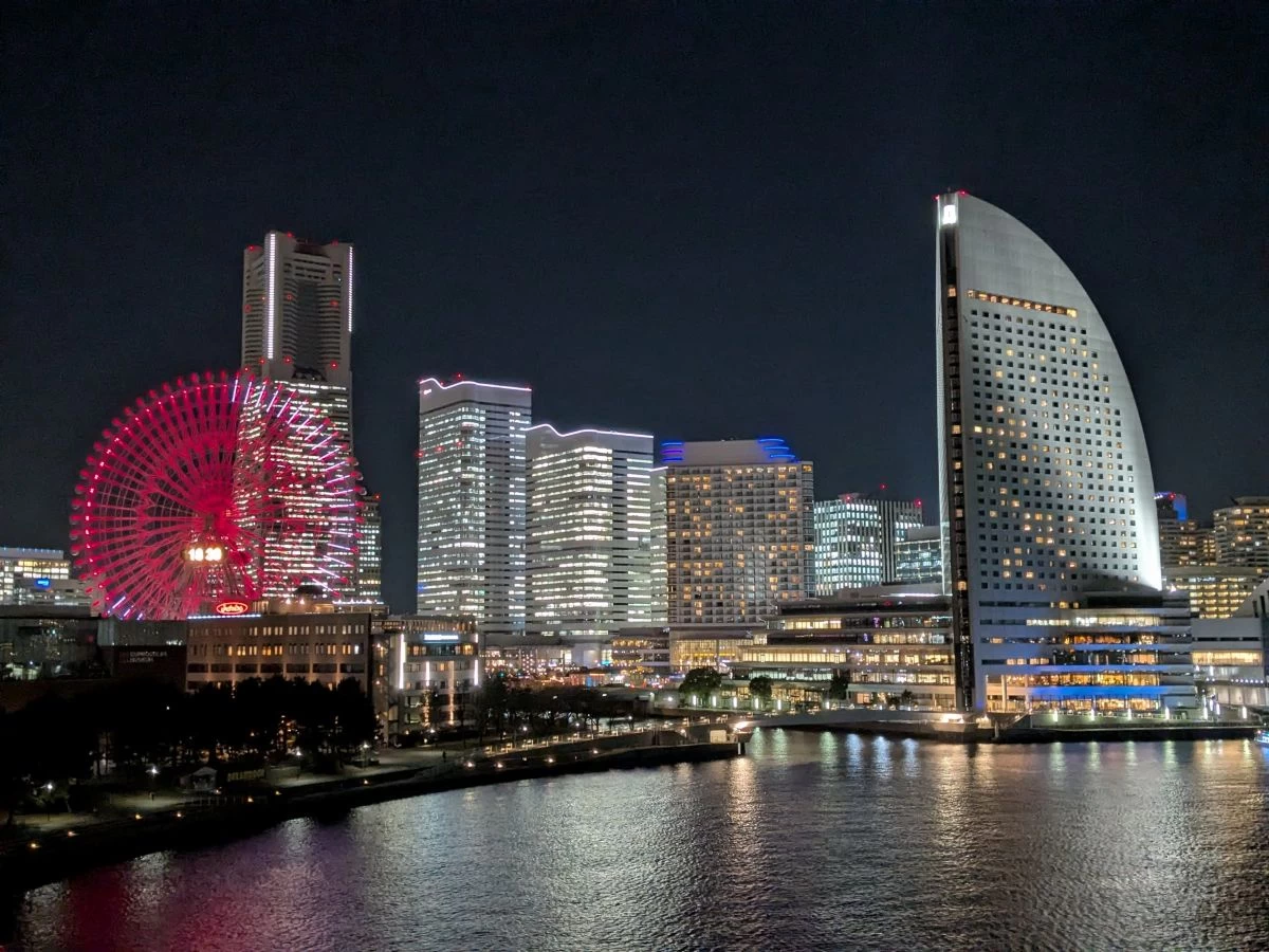 観覧車方面の夜景（現地にて撮影）