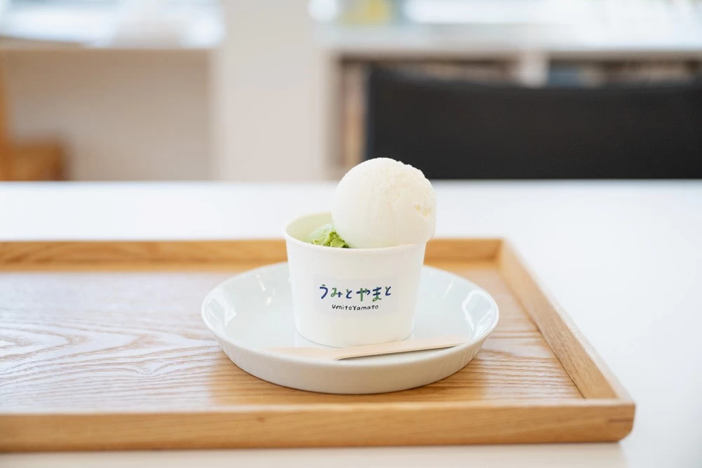 蒲刈の藻塩を使った人気フレーバー「藻塩ミルク」。