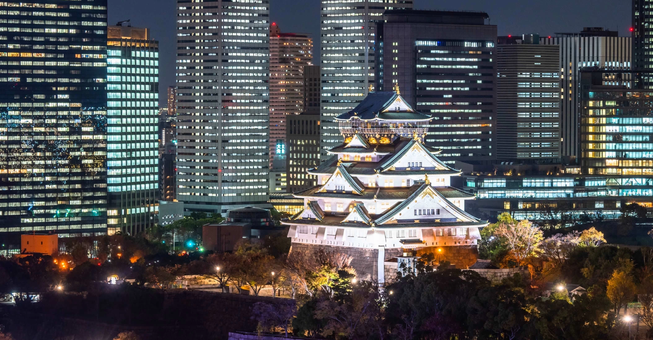 夜の大阪城