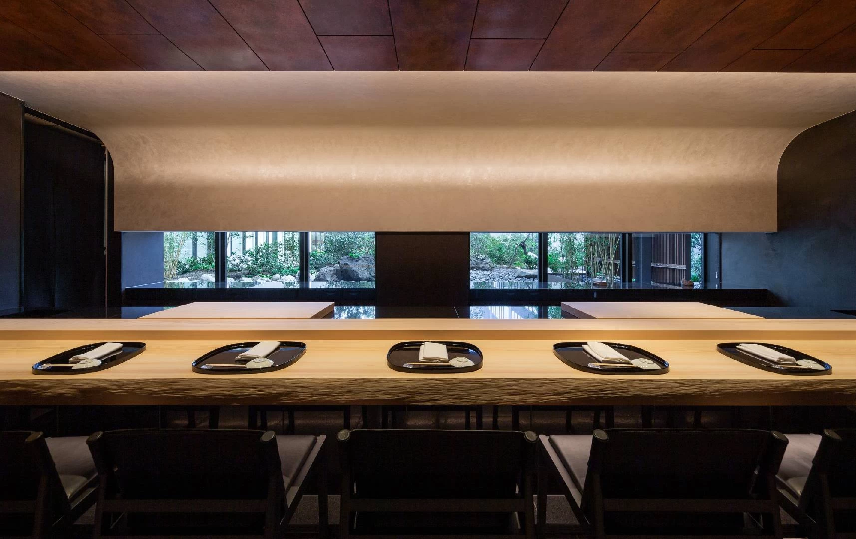 鮨処「かたばみ」