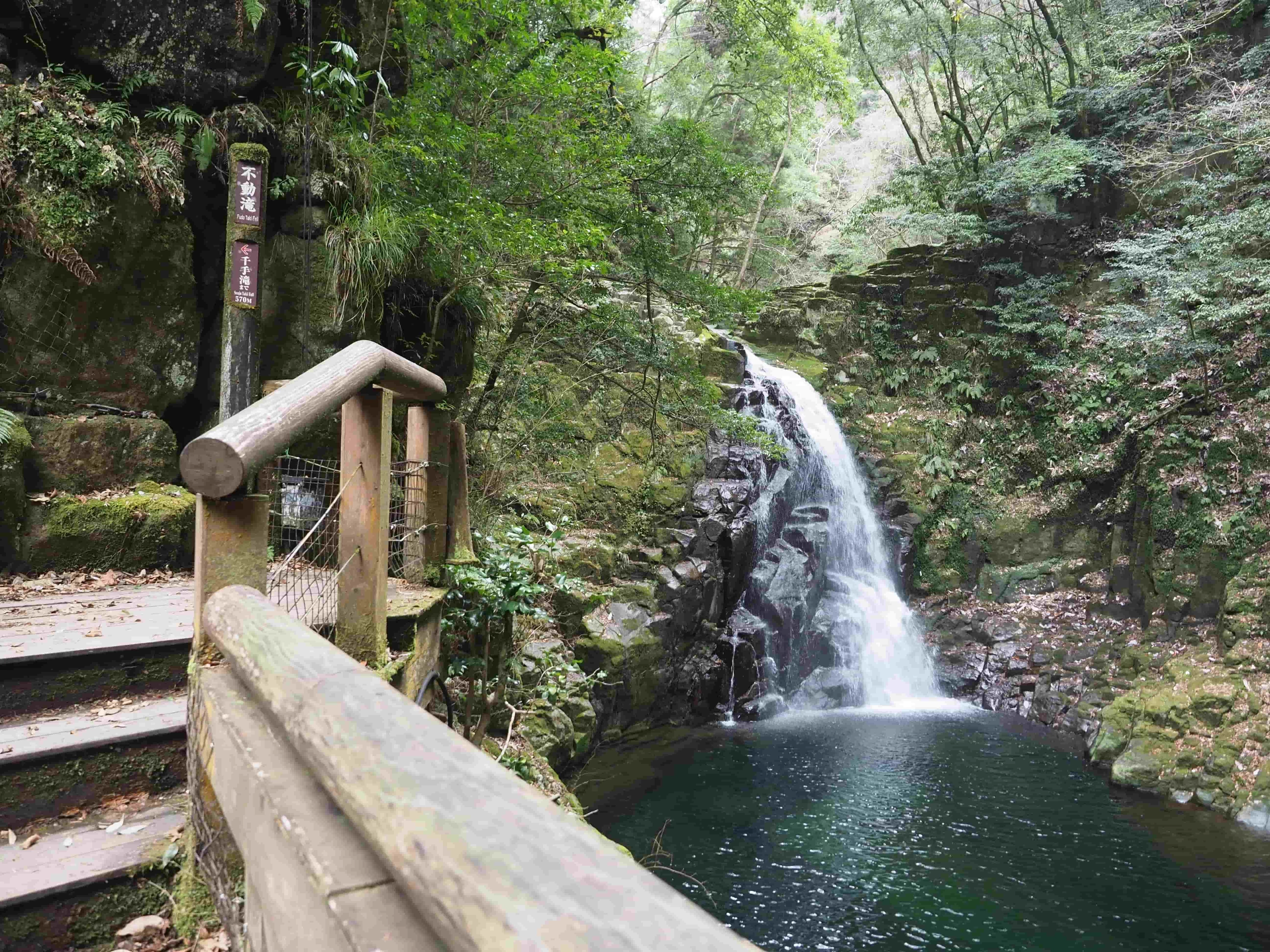 橋の上は絶好の撮影スポット(現地にて撮影)