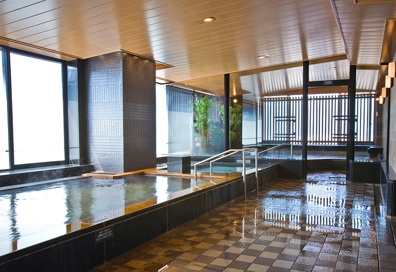 天然温泉で美しさと活力を高めるスパ施設