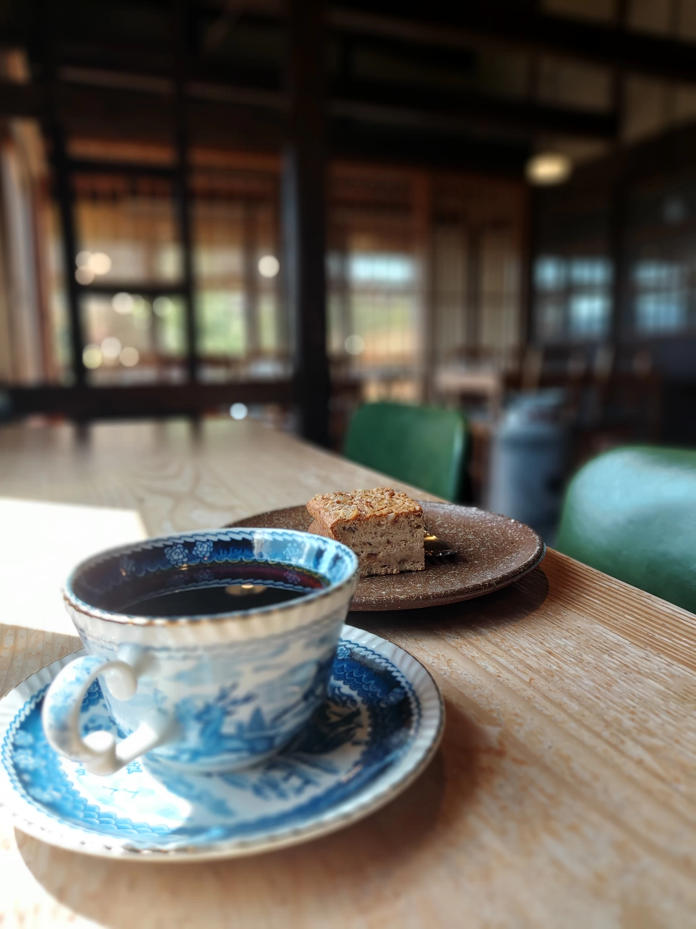 堀口珈琲のスペシャルティコーヒーと本日のスイーツ・棗（なつめ）の薬膳ケーキ