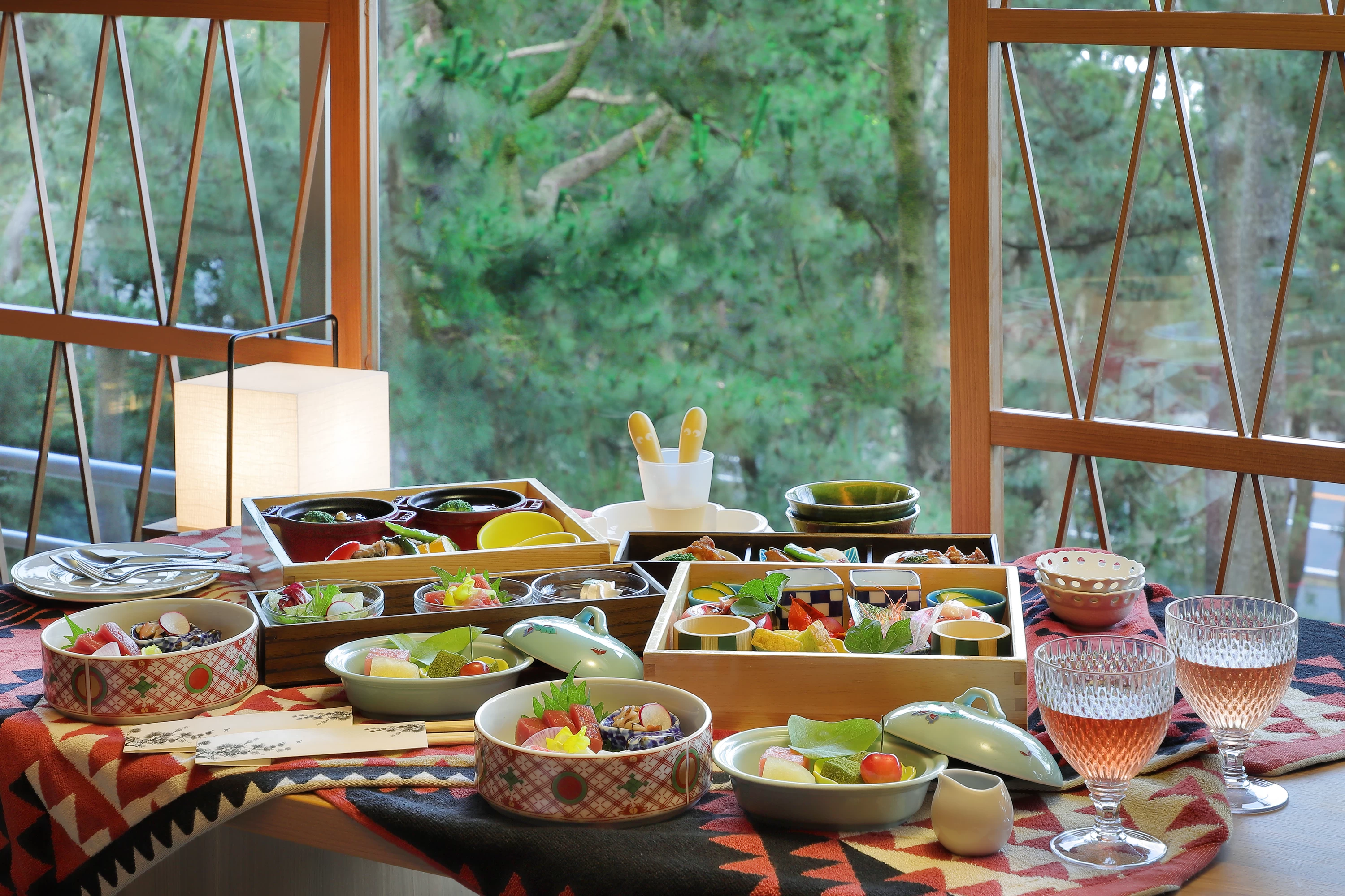 南房総の旬が詰まった「御重会席」