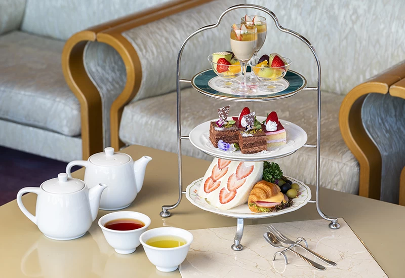 ラウンジで愉しめるアフタヌーンティー
