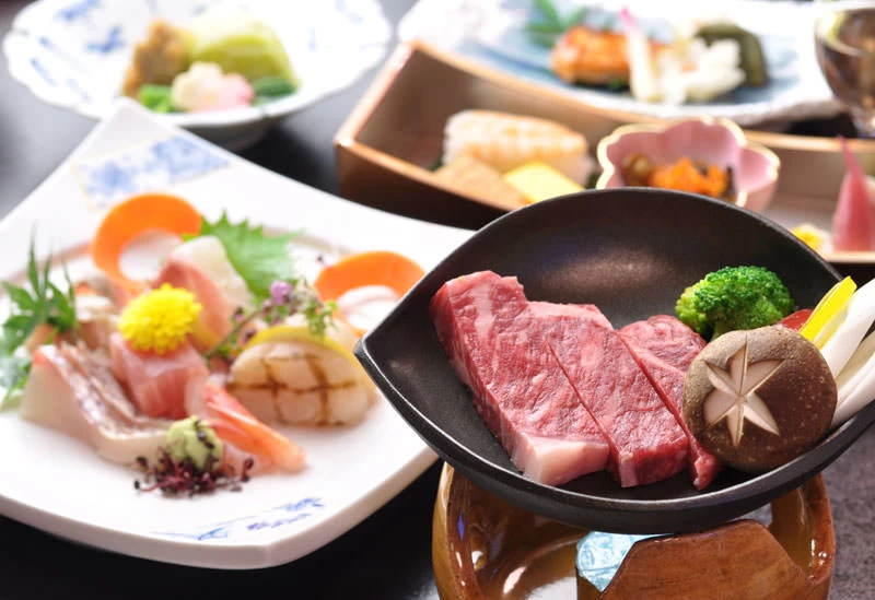 四季折々の食材を味わう和食会席