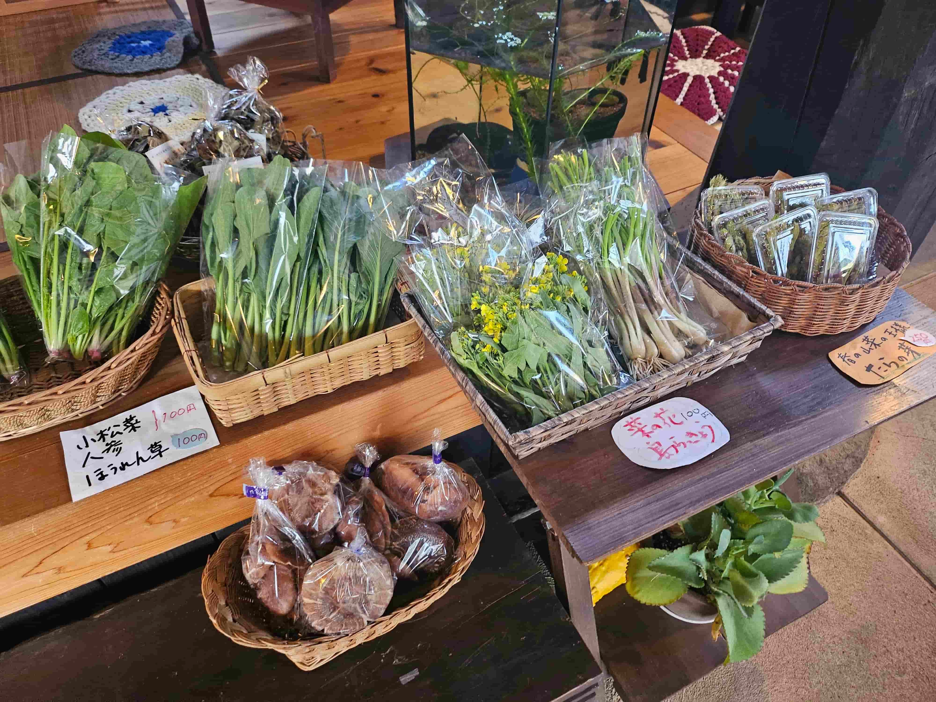 自家栽培野菜の販売も（現地にて撮影）