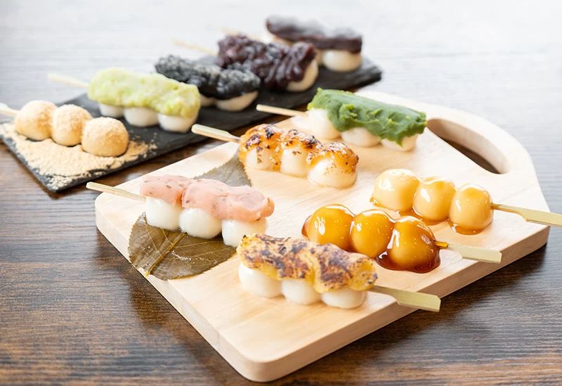 常時20種類以上の白玉スイーツを提供