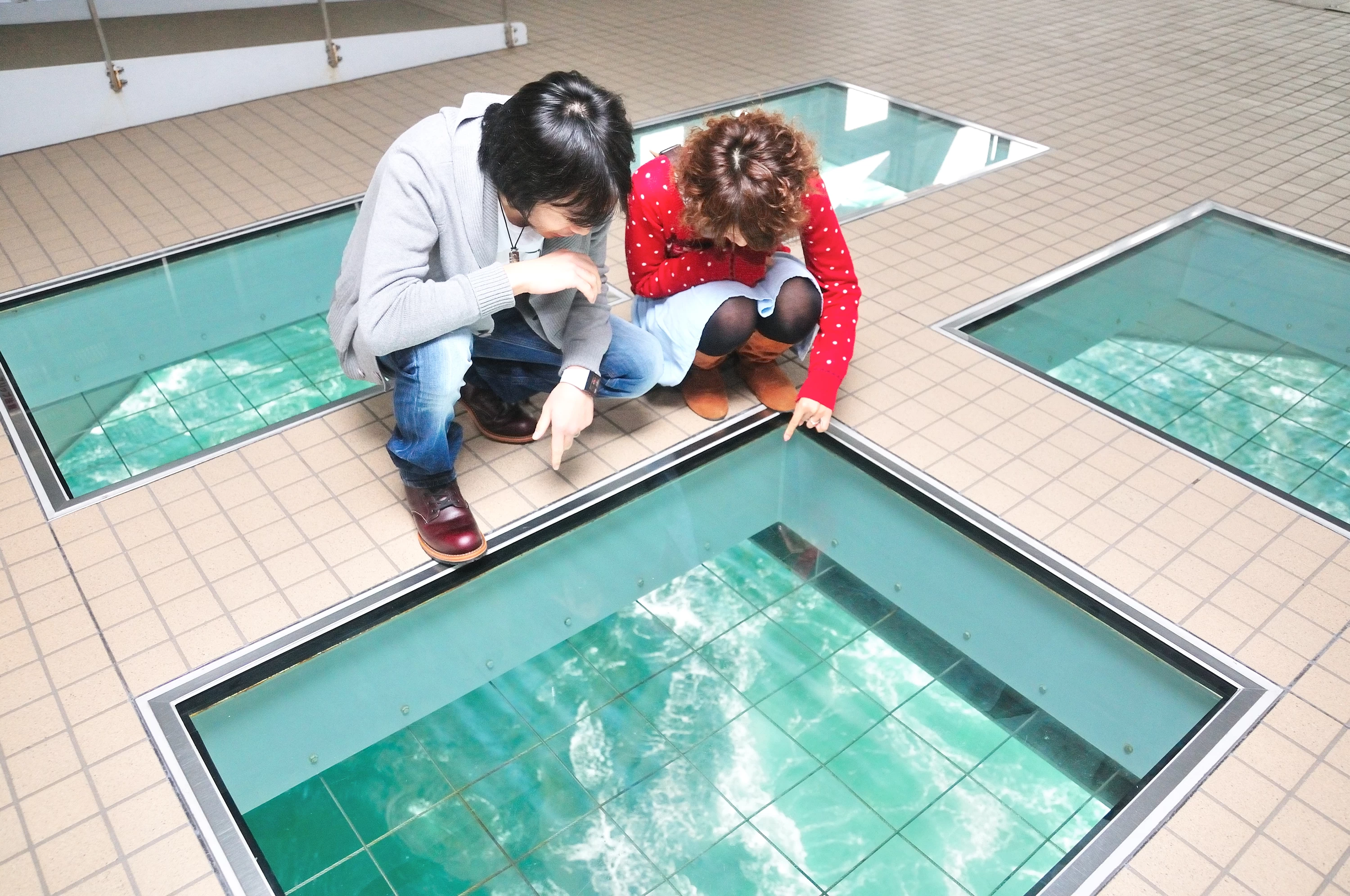 展望室のガラス床