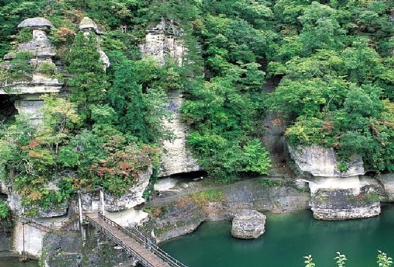 岩には一つひとつ名前が付けられている