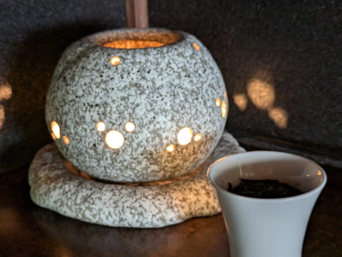 茶香炉（現地にて撮影）