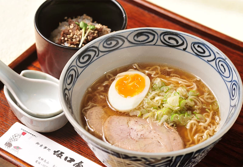坂口屋の美味しいらーめん 飛騨牛ミニ肉みそご飯付