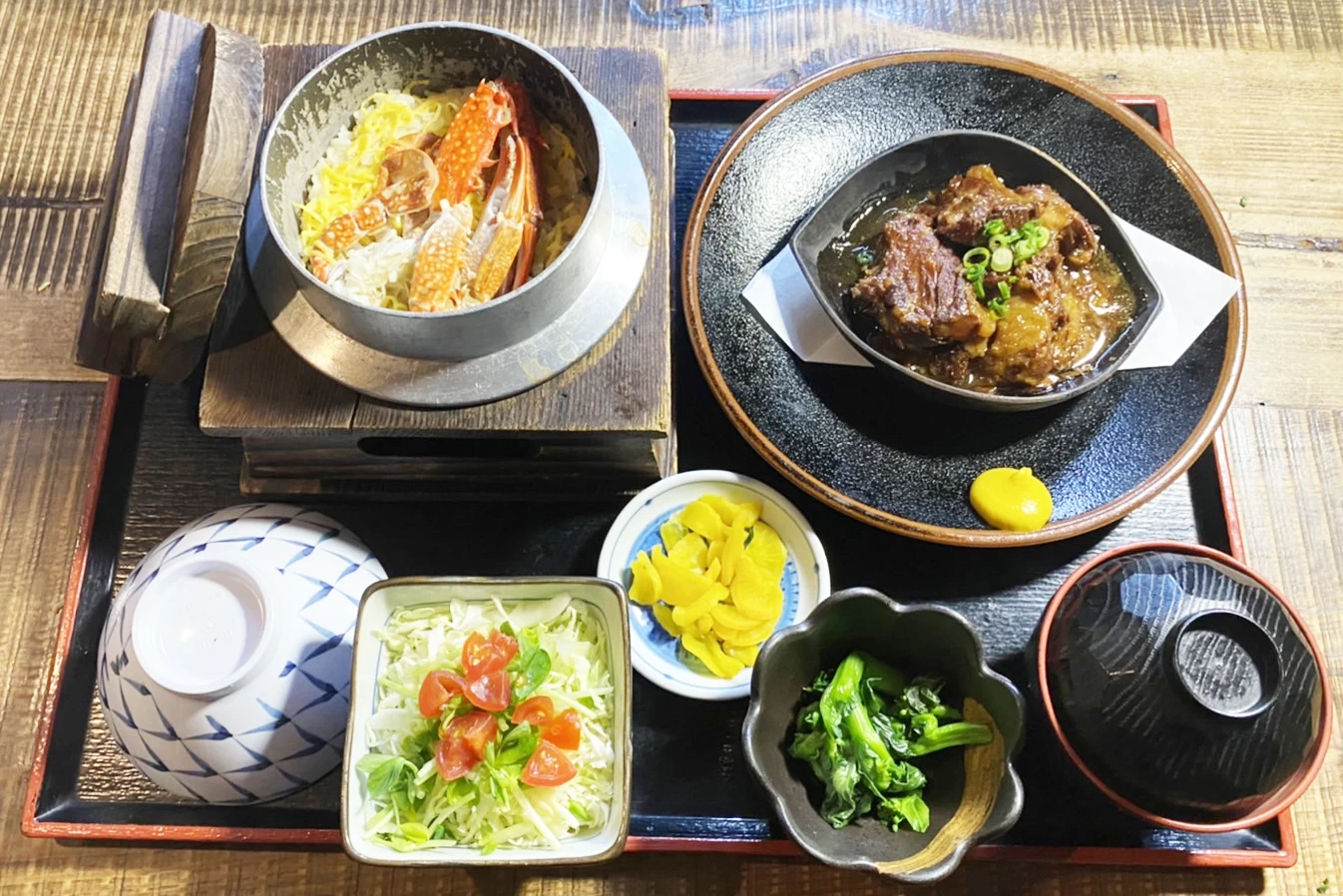 人気のとんこつ釜飯