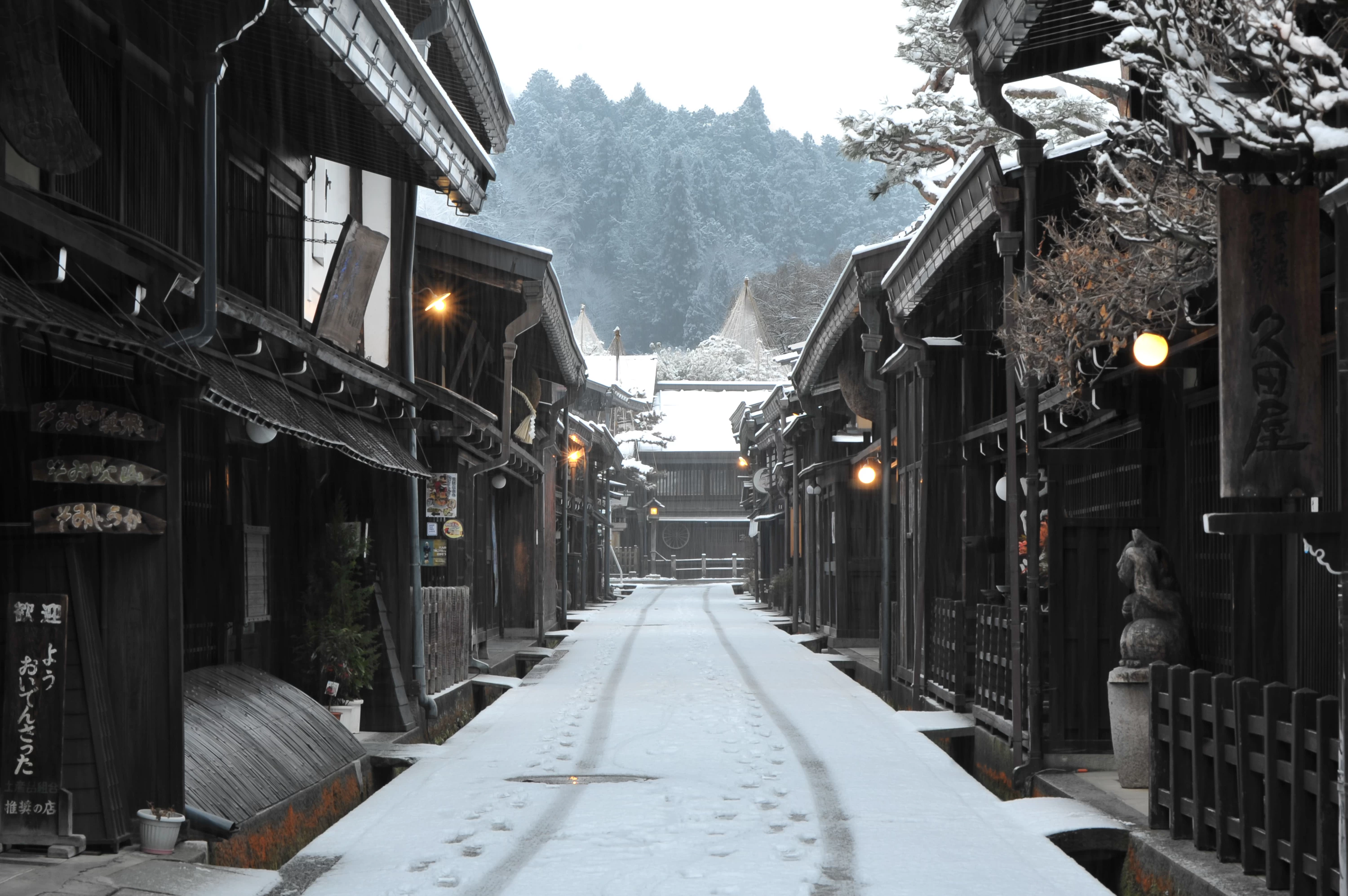 冬の古い町並