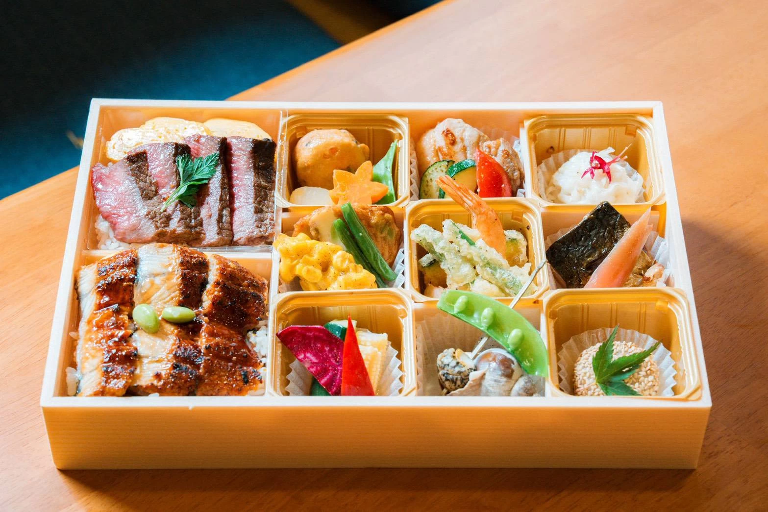 地元食材を使った彩り豊かな仕出し弁当