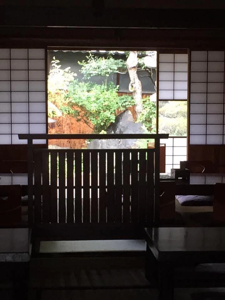 風情のある店内