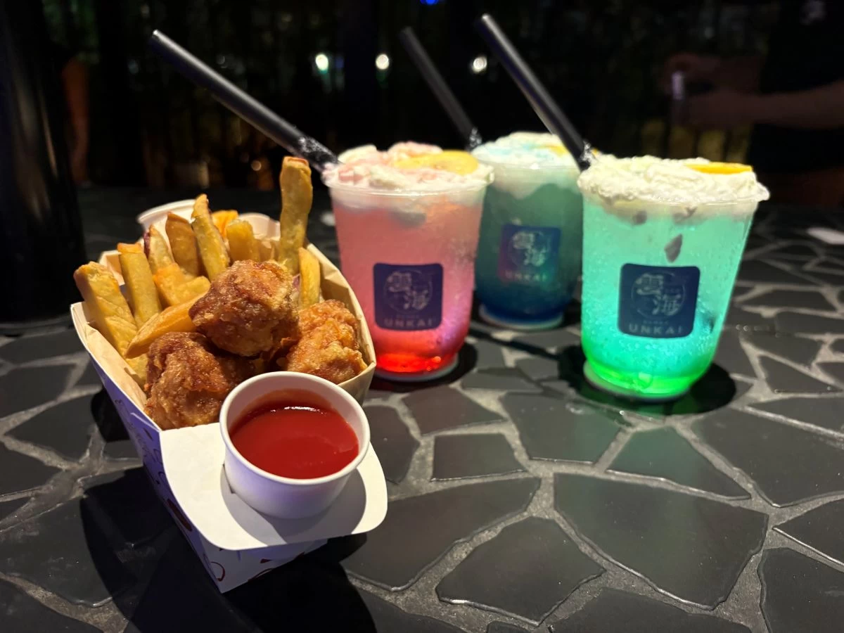 雲海バーのフード＆ドリンク（現地にて撮影）