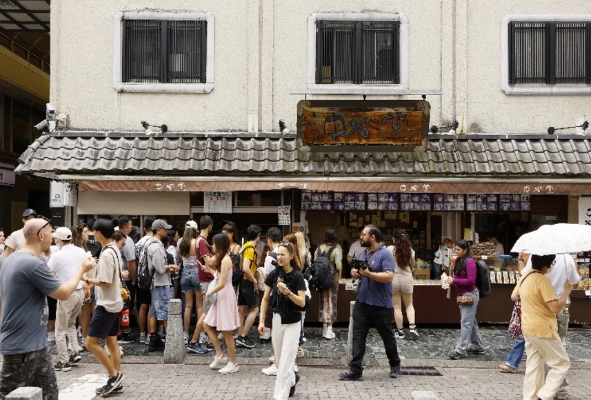 常ににぎわう店頭
