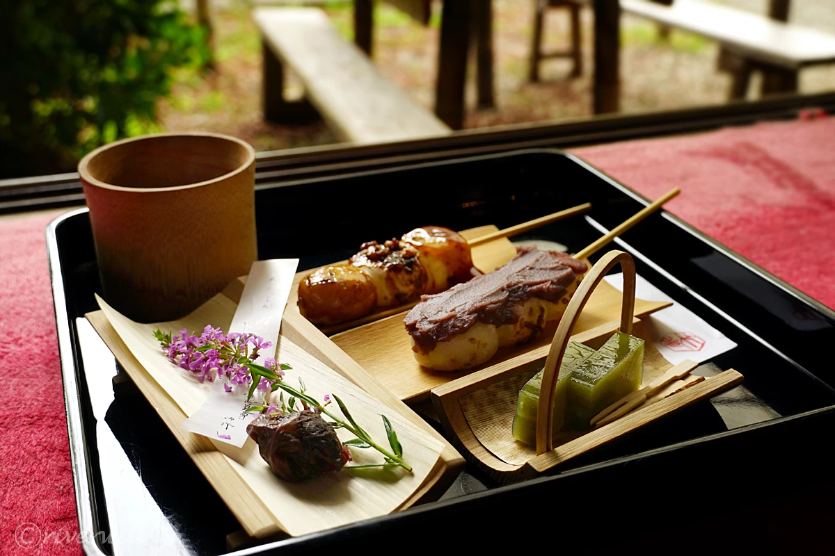 人気の「牛頭様だんご」や抹茶、和スイーツ