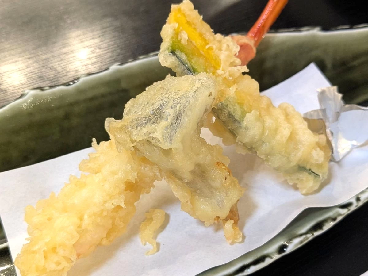 コース一例：香住蟹足天ぷら（現地にて撮影）