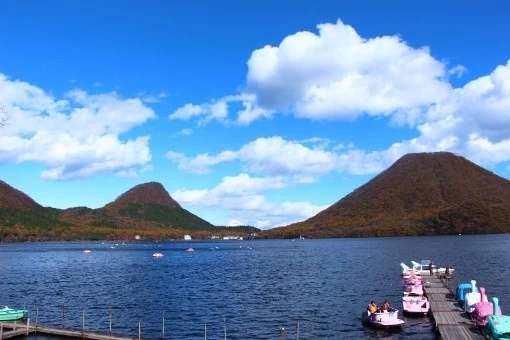 榛名湖を望む