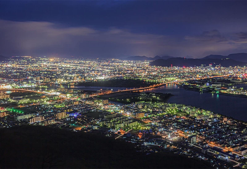 きらめく夜景を独り占めできる自慢の眺望