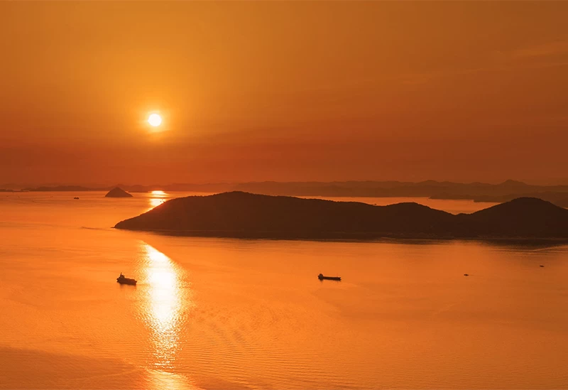都会の喧騒を忘れる幻想的な風景