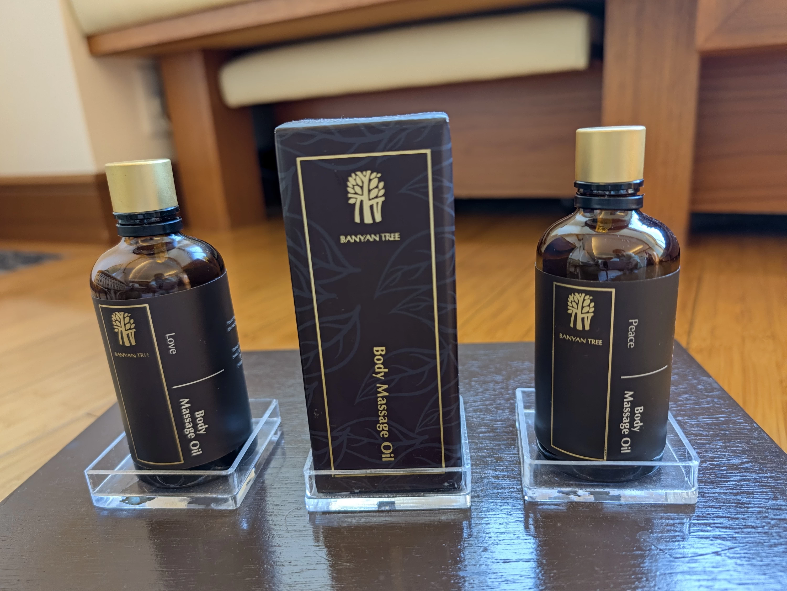 使用するアロマオイル（現地にて撮影）
