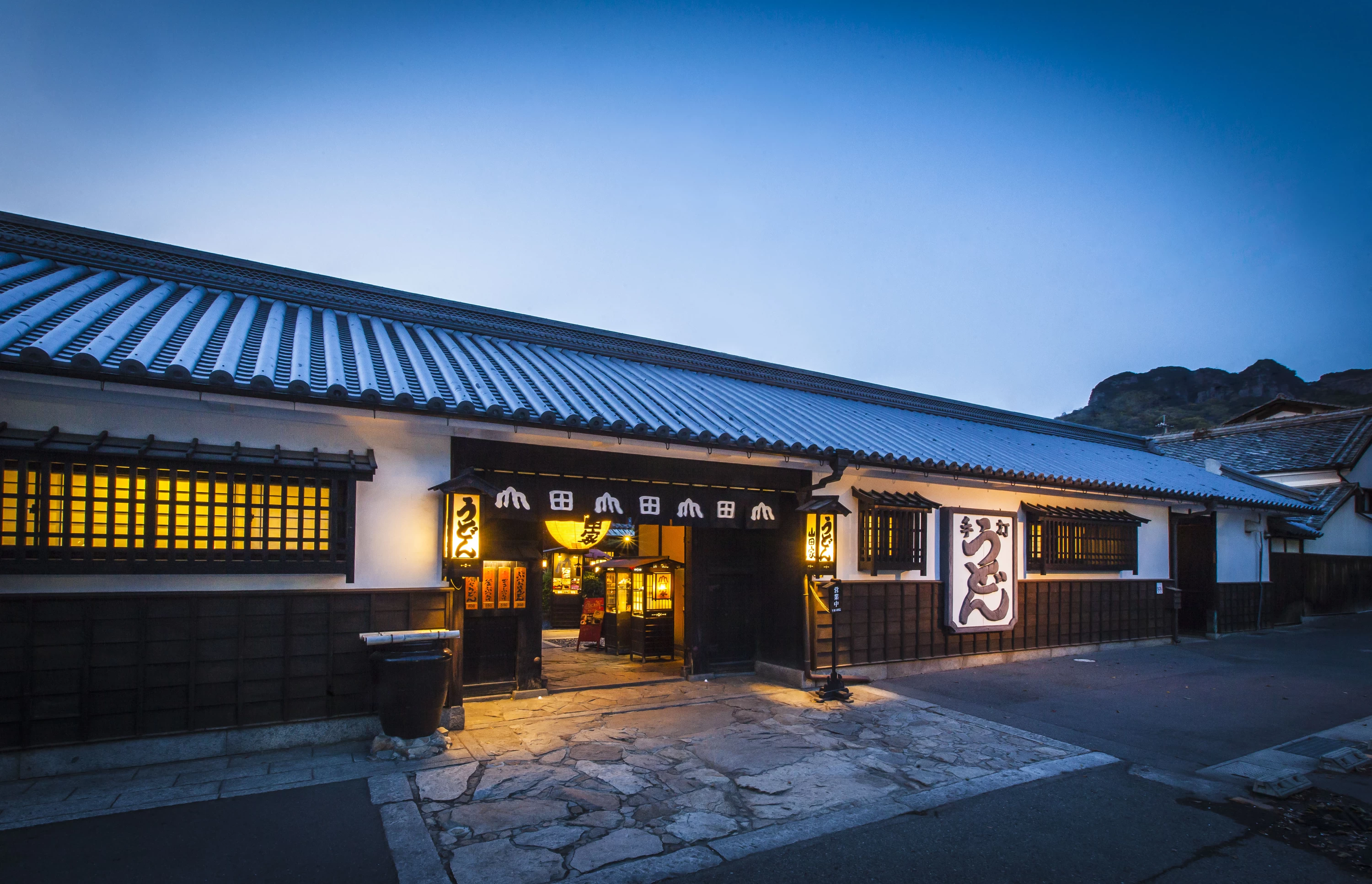山田家大門